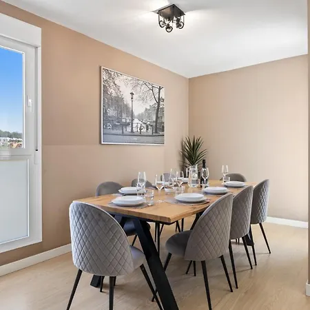Luxury New Center - Private Parking Apartment *