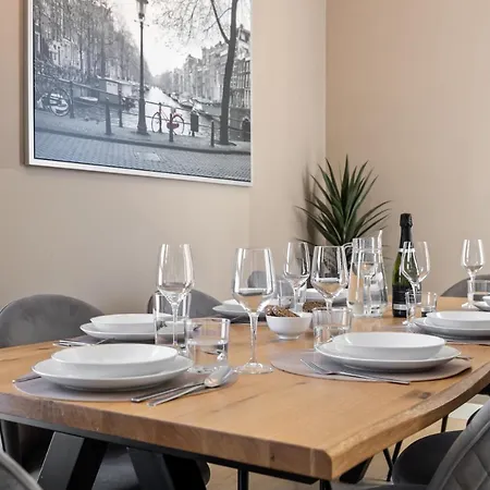 Luxury New Center - Private Parking Apartment *