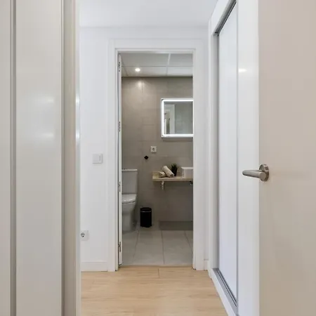 Luxury New Center - Private Parking Apartment *