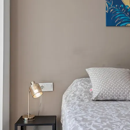 Luxury New Center - Private Parking Apartment *