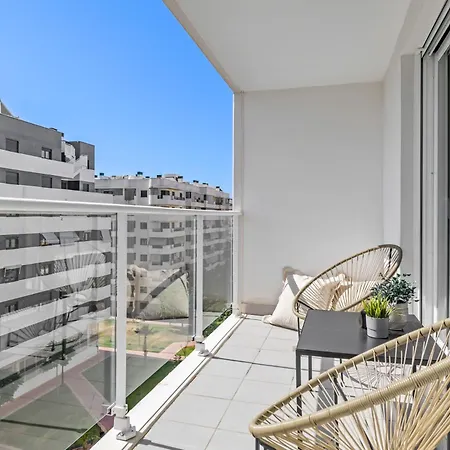Luxury New Center - Private Parking Apartment Estepona